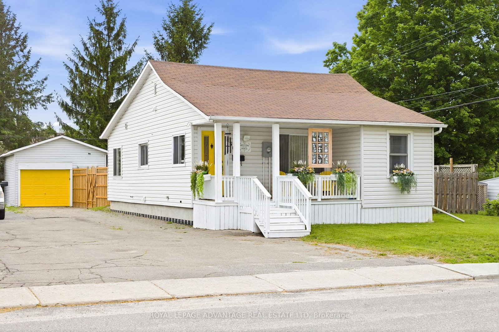 36-beech-street-smiths-falls-ontario-x13216058