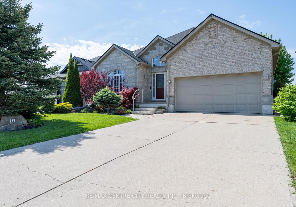 19-hamilton-street-north-middlesex-ontario-x13216526