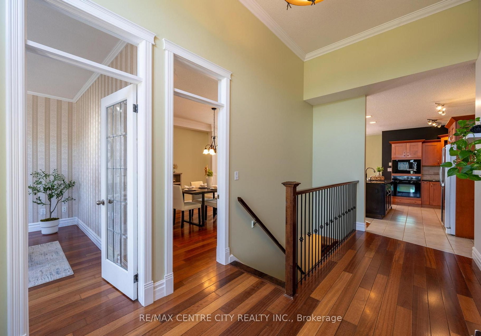 19-hamilton-street-north-middlesex-ontario-x13216526