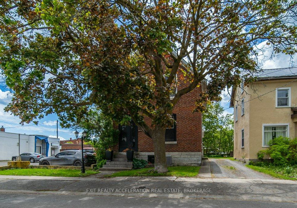 120-adelphi-street-greater-napanee-ontario-x13216566