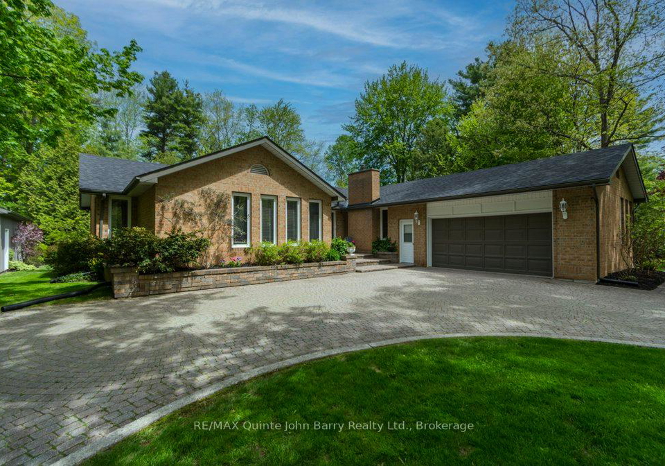 256-colonial-drive-quinte-west-ontario-x13216692