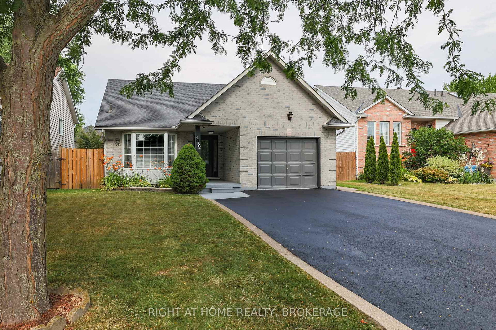 4432-dennis-avenue-lincoln-ontario-x13216940