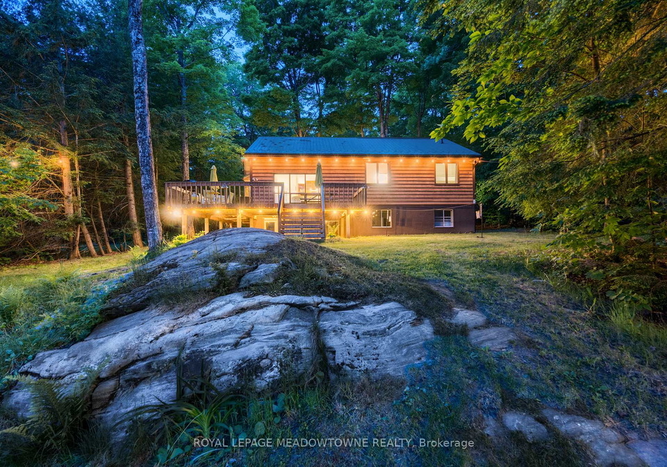 19-fire-route-251a-trent-lakes-ontario-x13217004