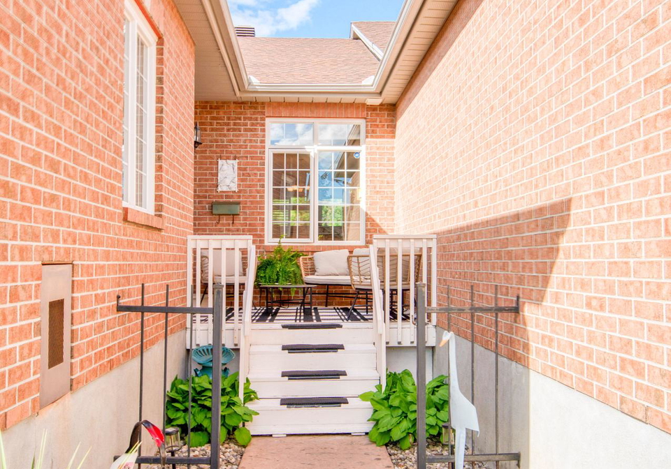 27-eileen-crescent-ottawa-ontario-x13217028
