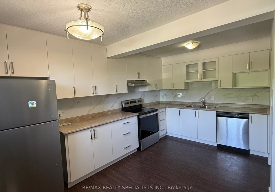 15-scenic-drive-kitchener-ontario-x13217108