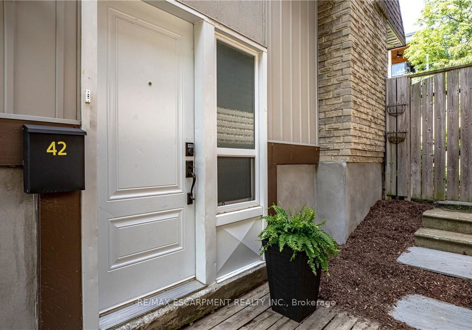 42-bridlewood-drive-hamilton-ontario-x13218070