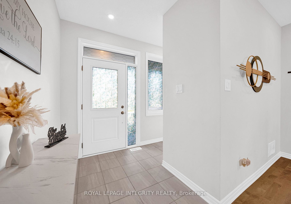 16-focality-crescent-ottawa-ontario-x13218072