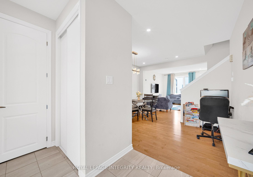 16-focality-crescent-ottawa-ontario-x13218072