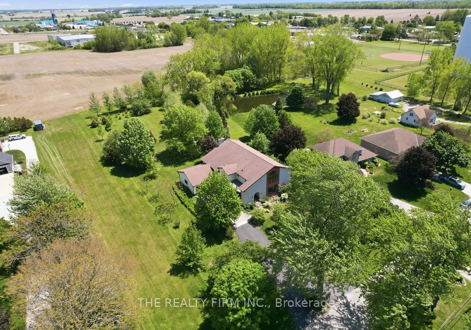 15-beechwood-avenue-lambton-shores-ontario-x13218402