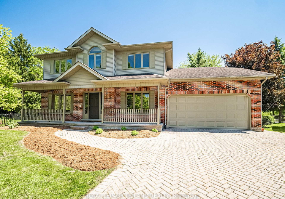18-angus-court-w-london-north-ontario-x13218520