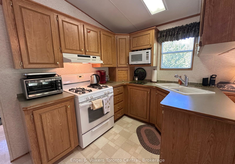 7489-sideroad-5-e-wellington-north-ontario-x13218588