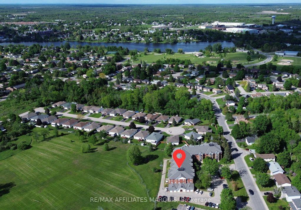 40-pearl-street-smiths-falls-ontario-x13218702