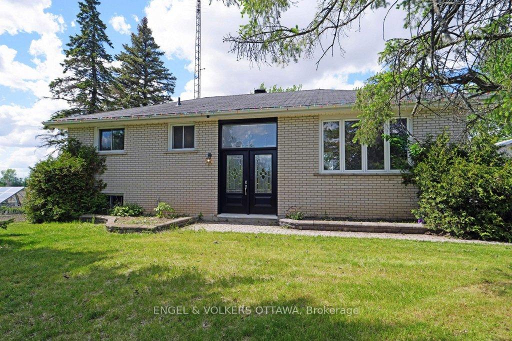 14961-county-road-43-north-stormont-ontario-x13218960