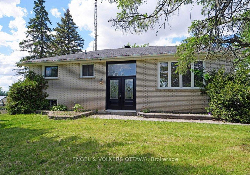 14961-county-road-43-north-stormont-ontario-x13218960