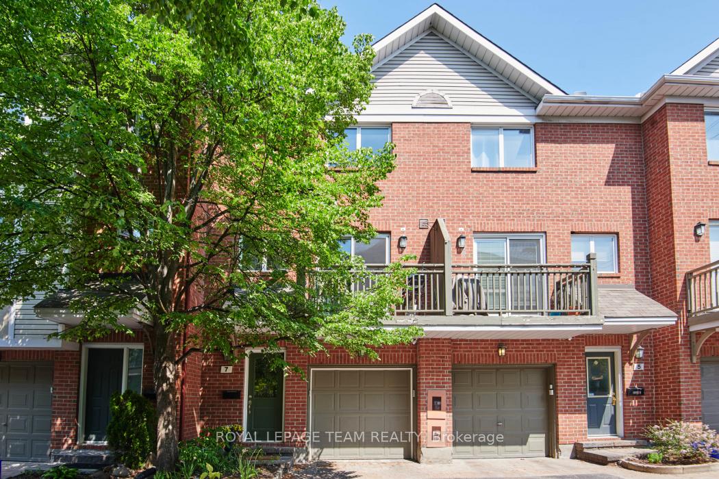 7-academy-private-ottawa-ontario-x13220346