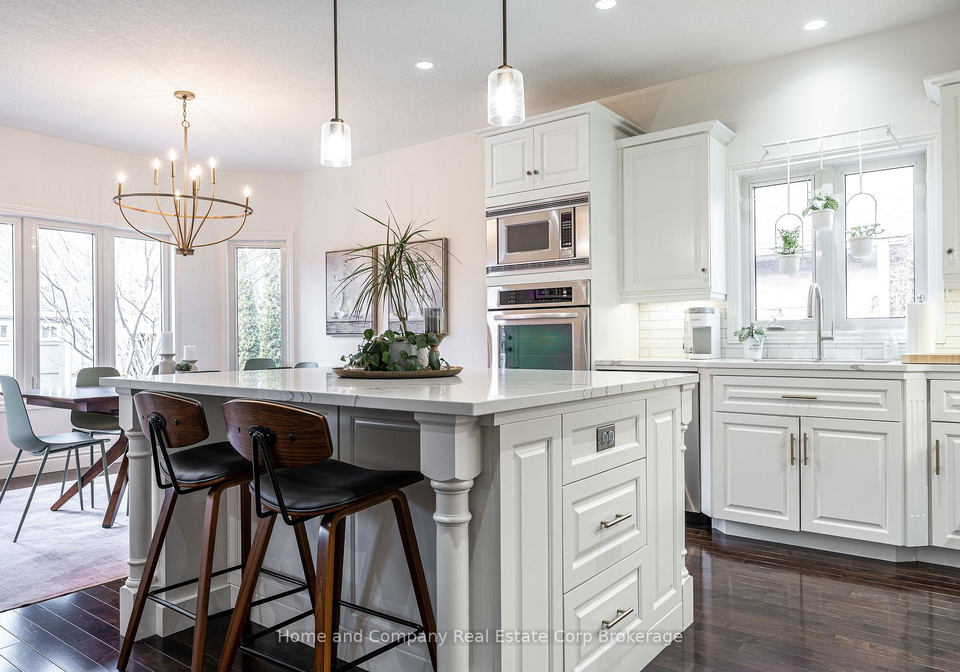 19-hossie-terrace-stratford-ontario-x13220596