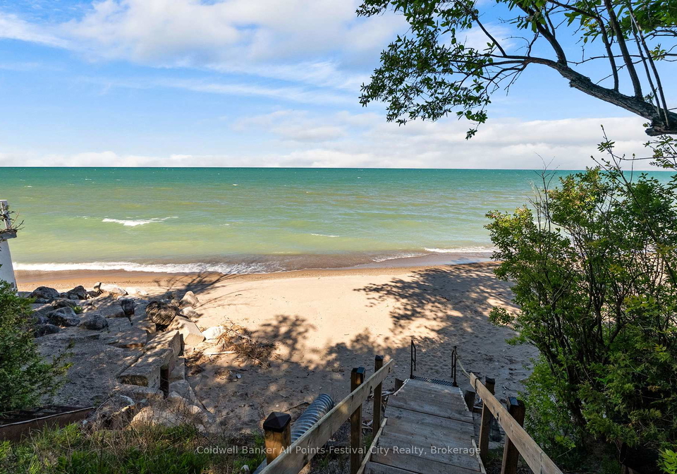 33689c-beach-court-ashfield-colborne-wawanosh-ontario-x13220784