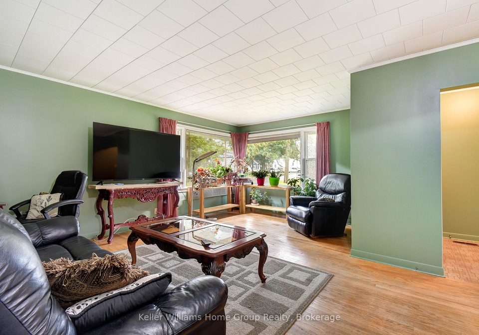 2-easton-avenue-bancroft-ontario-x13220792