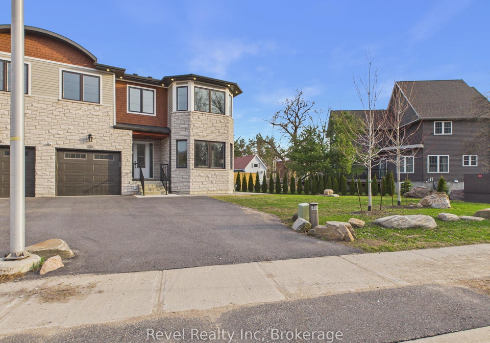 181-anglo-street-bracebridge-ontario-x13221026