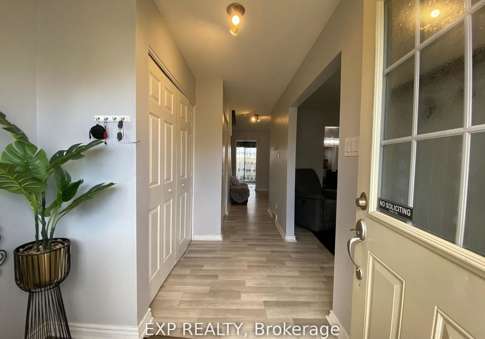 415-kintyre-private-ottawa-ontario-x13221200