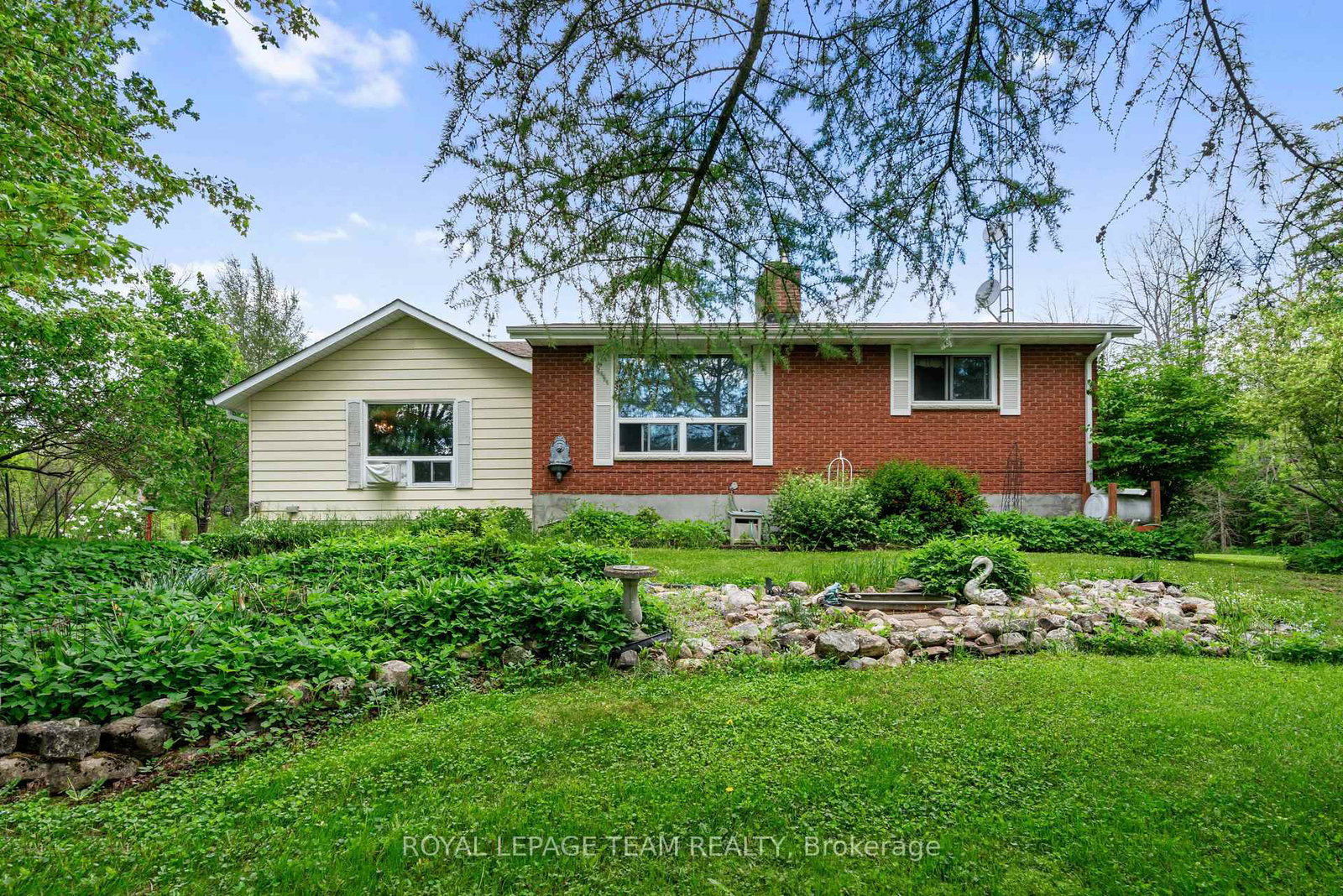 15615-dixon-road-south-stormont-ontario-x13221724