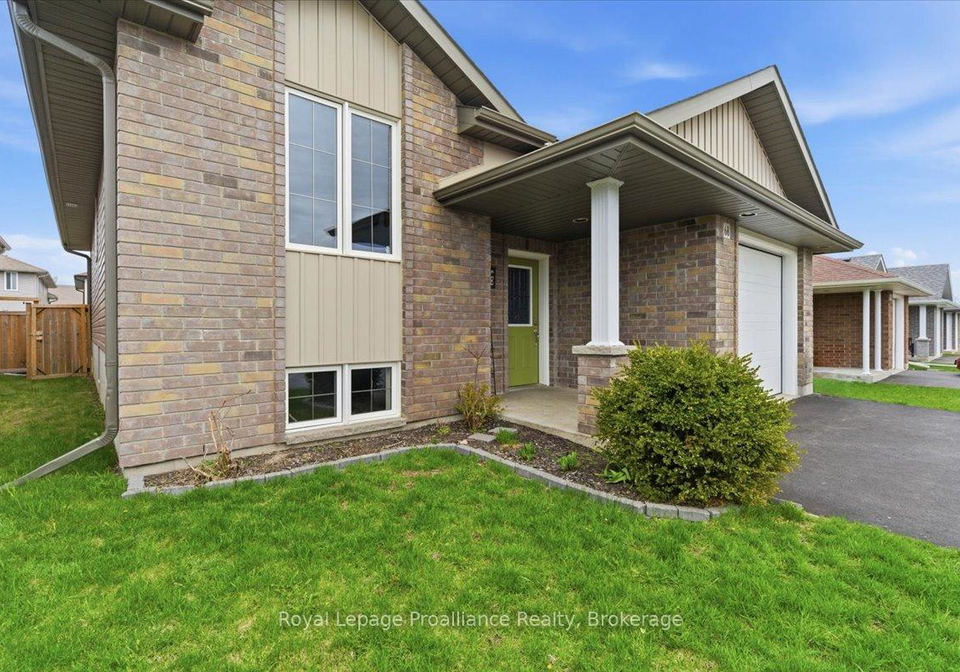 68-cortland-crescent-quinte-west-ontario-x13222584