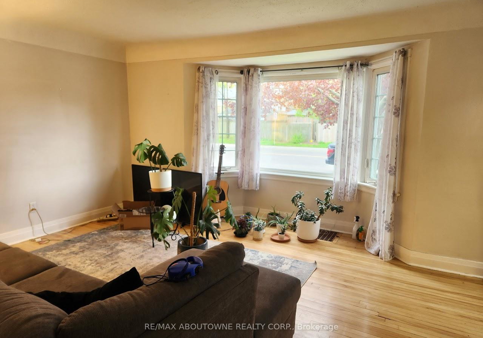 295-queensdale-avenue-e-hamilton-ontario-x13222830