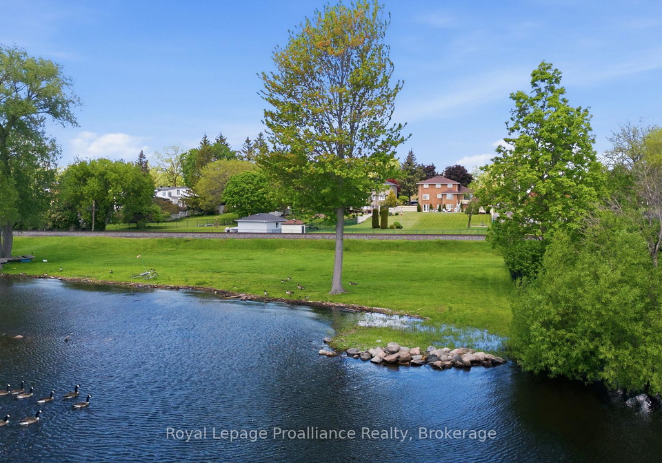 261-dundas-street-w-belleville-ontario-x13222872