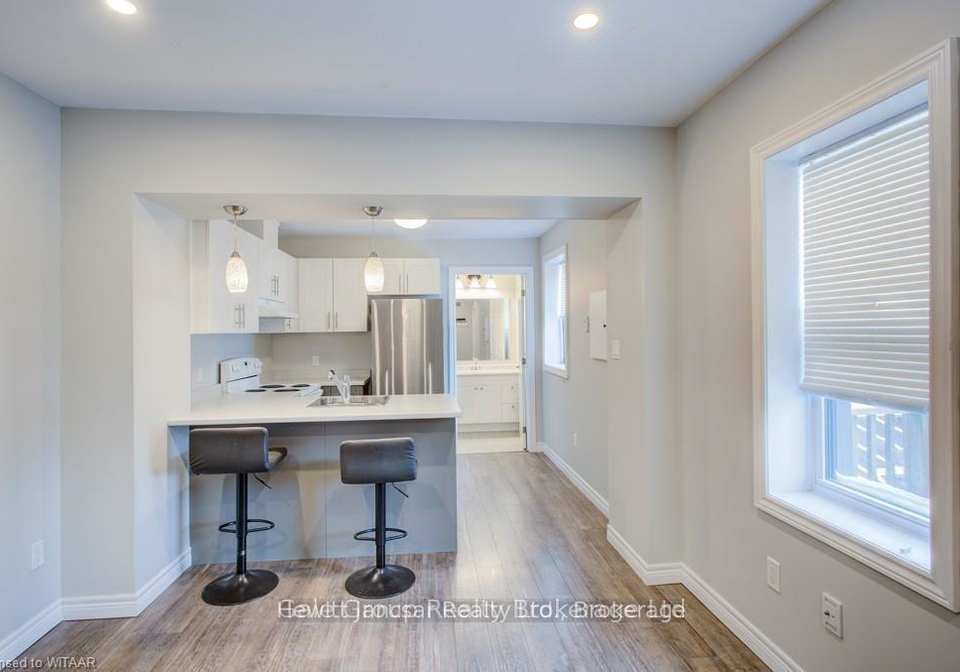 519-dundas-street-woodstock-ontario-x13223194