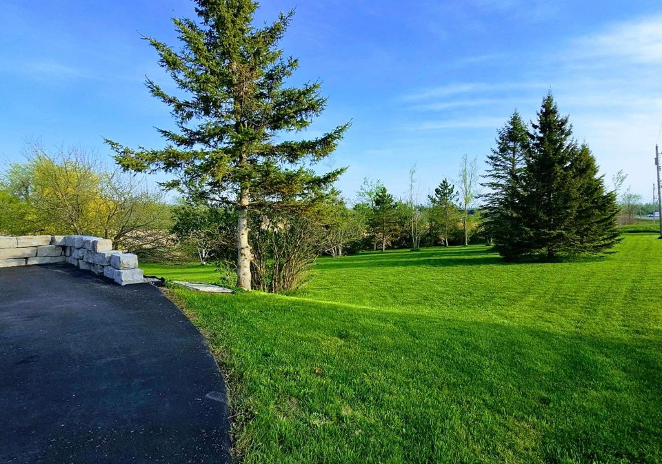 4054-35-highway-kawartha-lakes-ontario-x13223230
