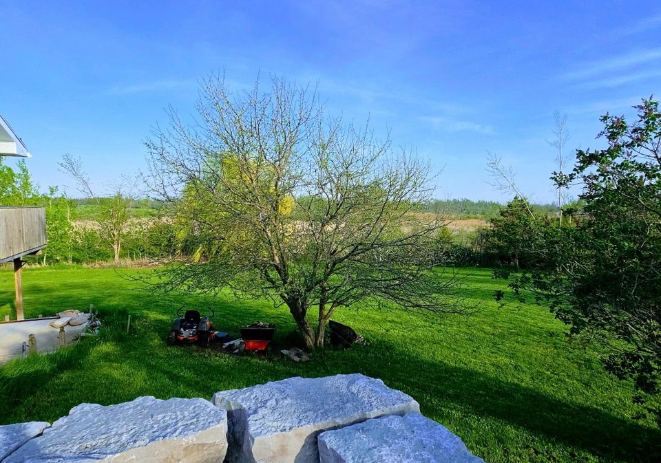 4054-35-highway-kawartha-lakes-ontario-x13223230