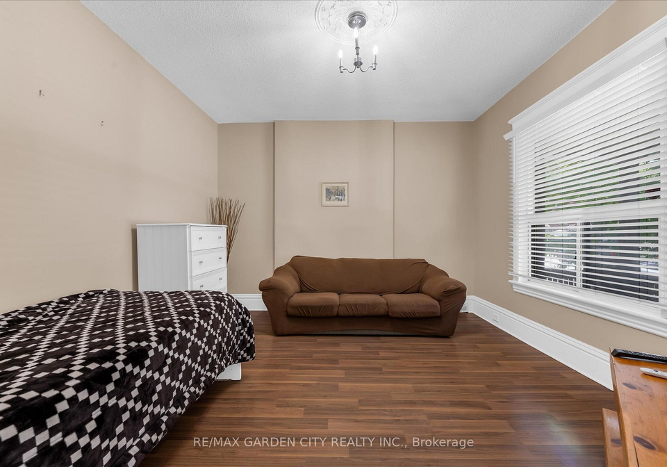 205-ferguson-avenue-s-hamilton-ontario-x13223254
