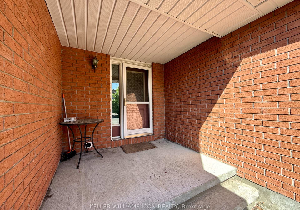 40-thornbury-crescent-ottawa-ontario-x13223298