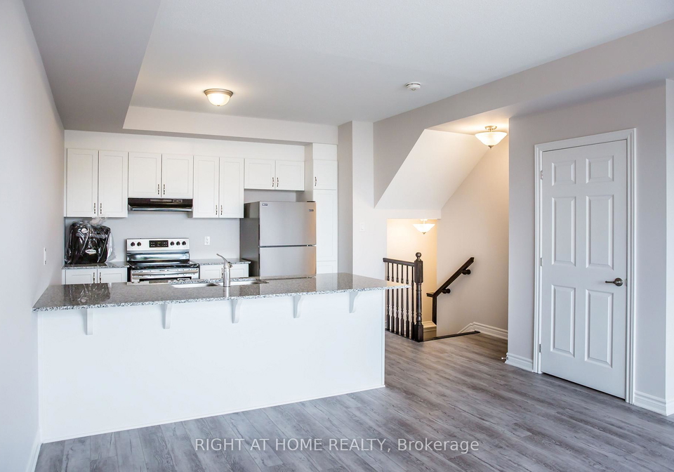 561-ozawa-private-ottawa-ontario-x13223324