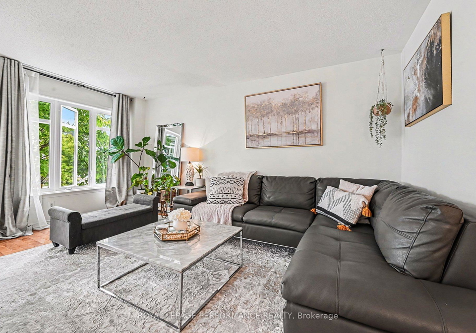 2052-bergamot-circle-ottawa-ontario-x13223852