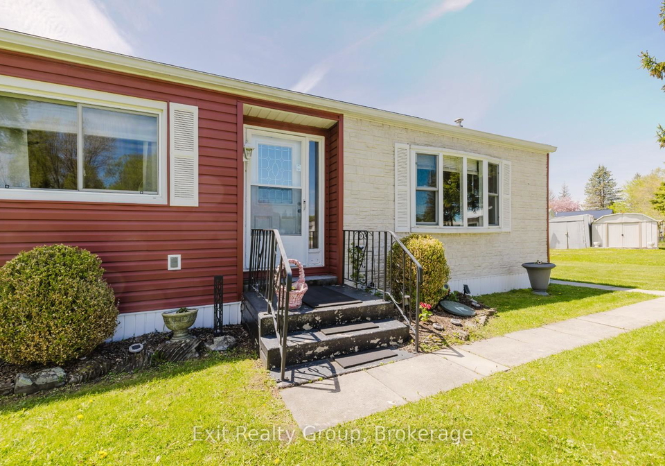63-whites-road-quinte-west-ontario-x13224086