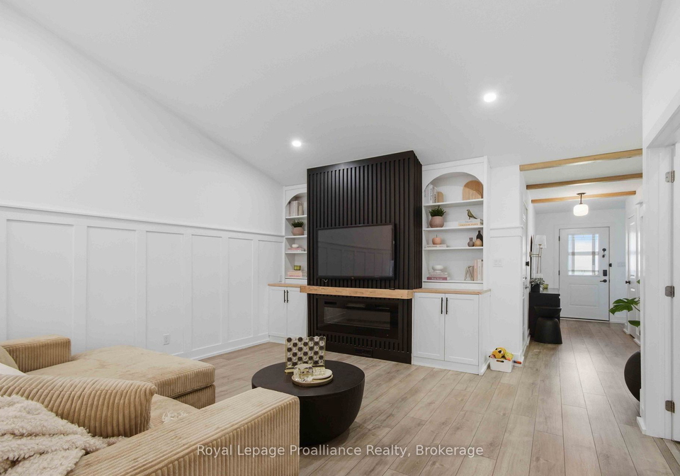 24-buchanan-street-prince-edward-county-ontario-x13224536