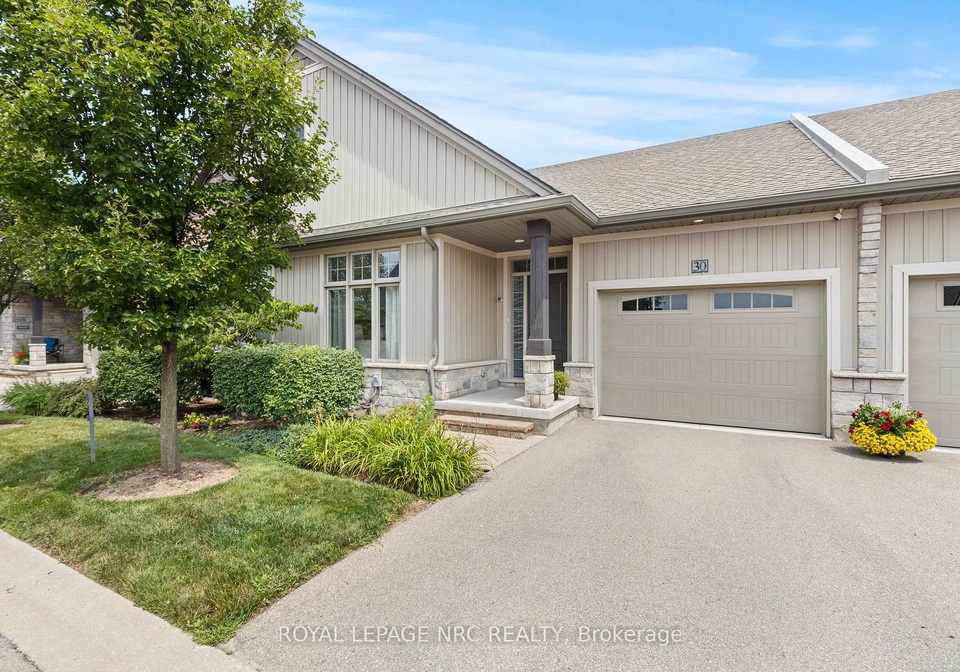 30-blossom-common-st-catharines-ontario-x13224776