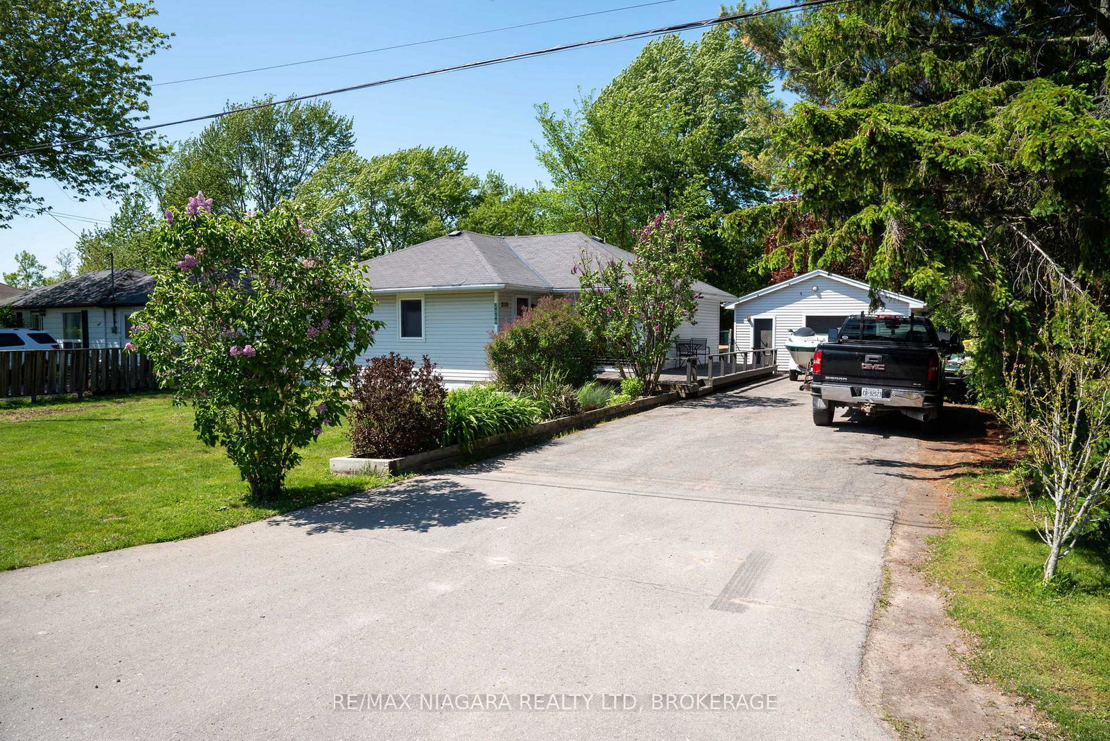 2868-june-road-port-colborne-ontario-x13225352