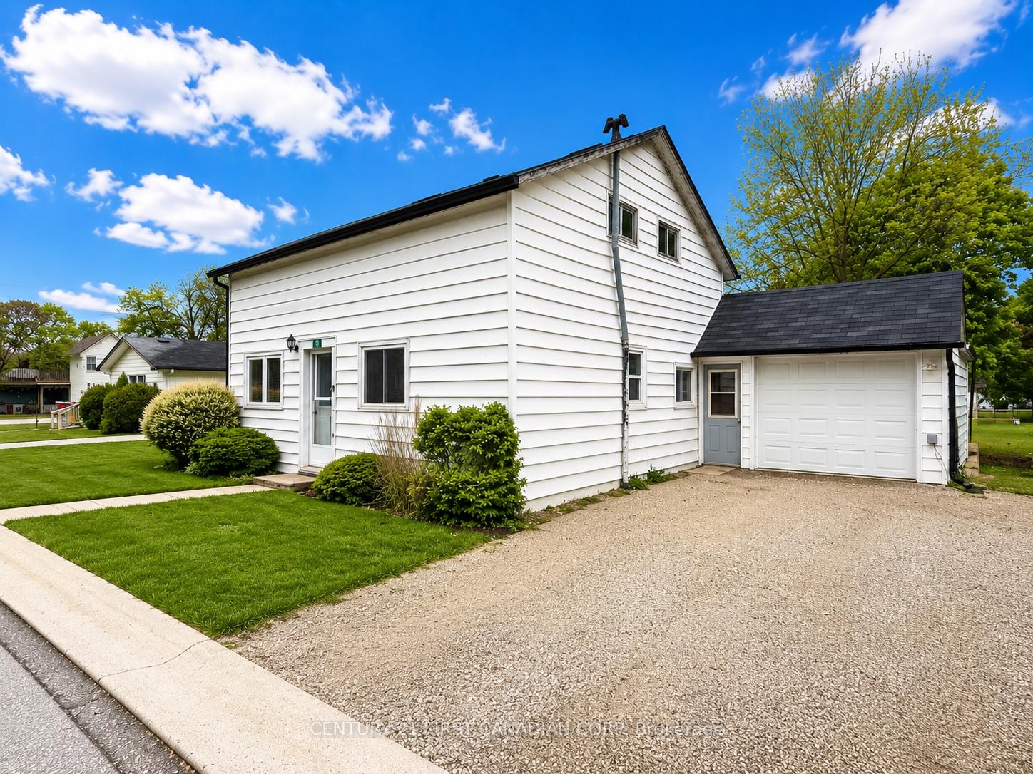 3-ward-street-n-lambton-shores-ontario-x13225650