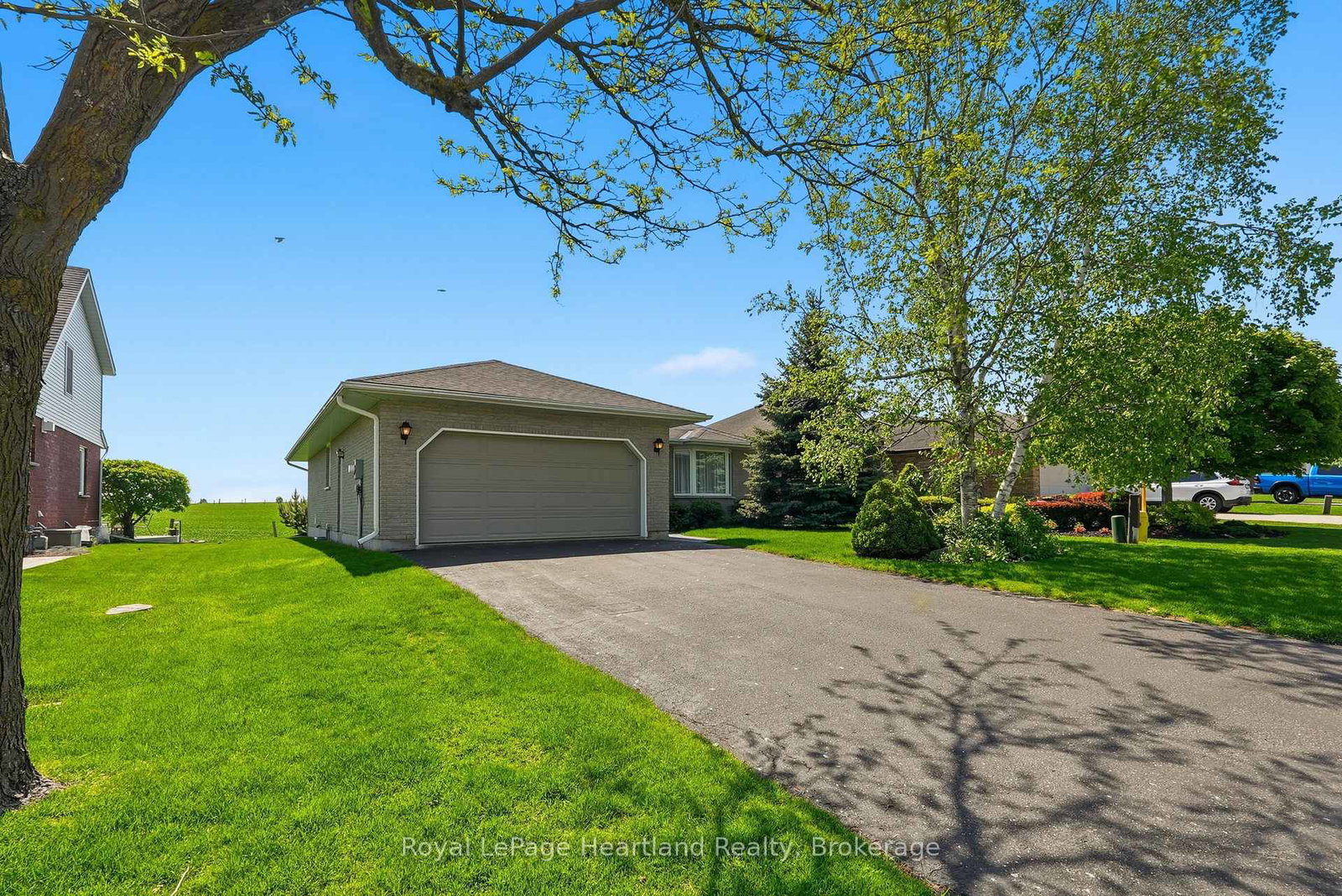 580-maple-avenue-n-north-perth-ontario-x13225790