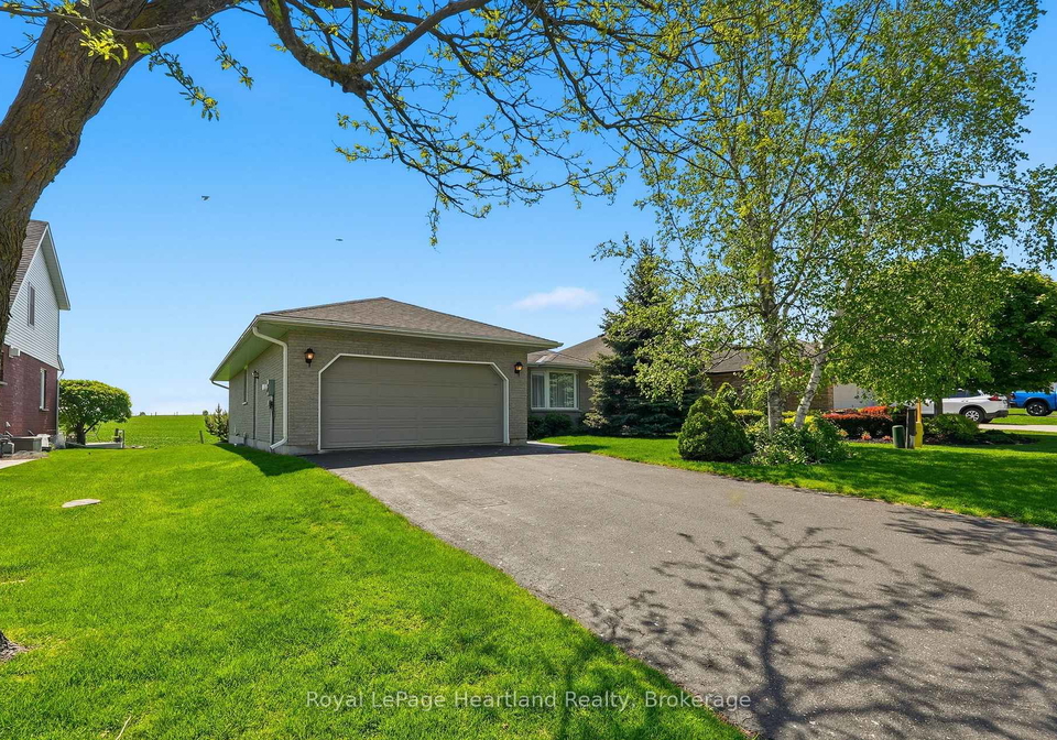 580-maple-avenue-n-north-perth-ontario-x13225790