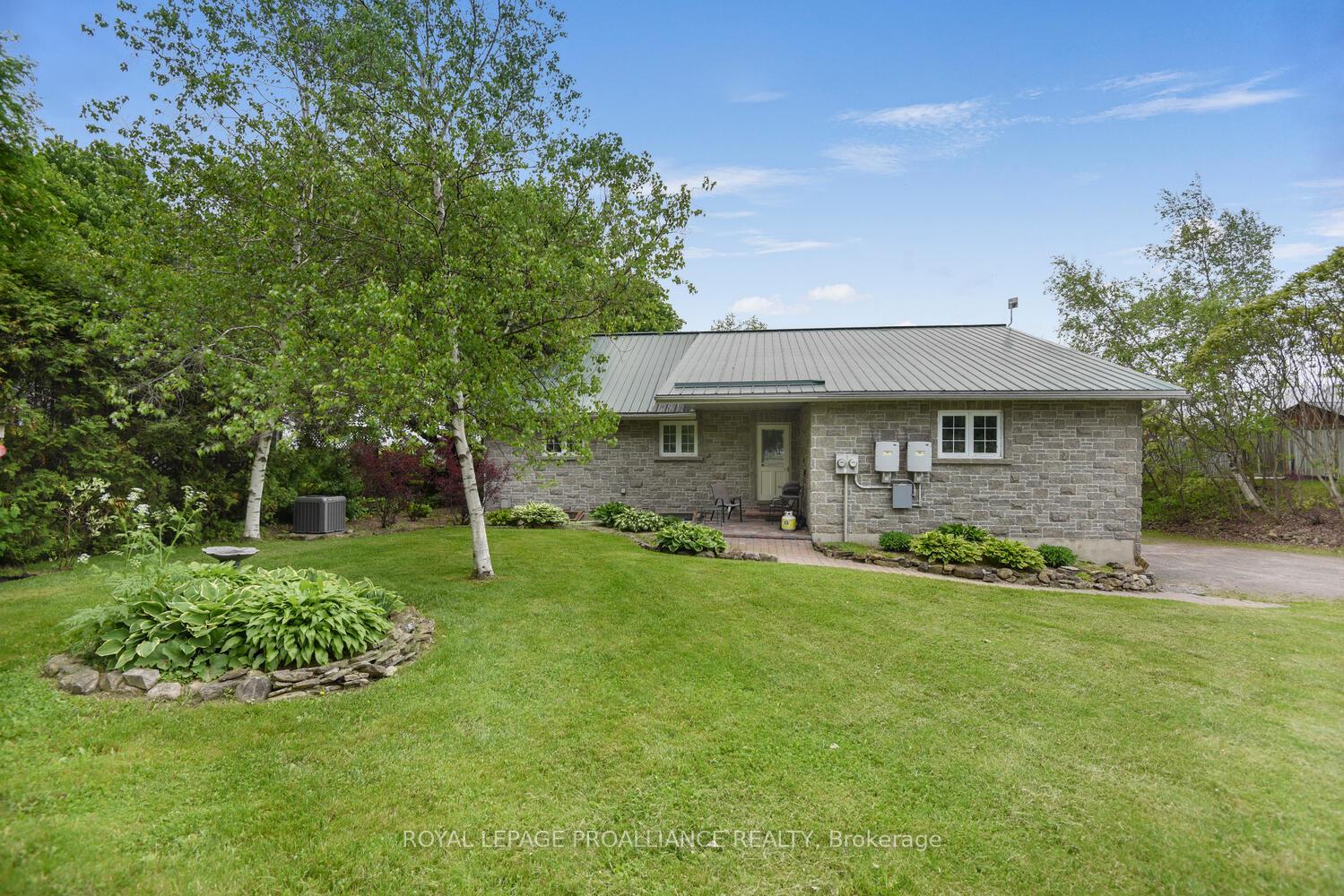 2111-county-road-2-e-edwardsburghcardinal-ontario-x13226104