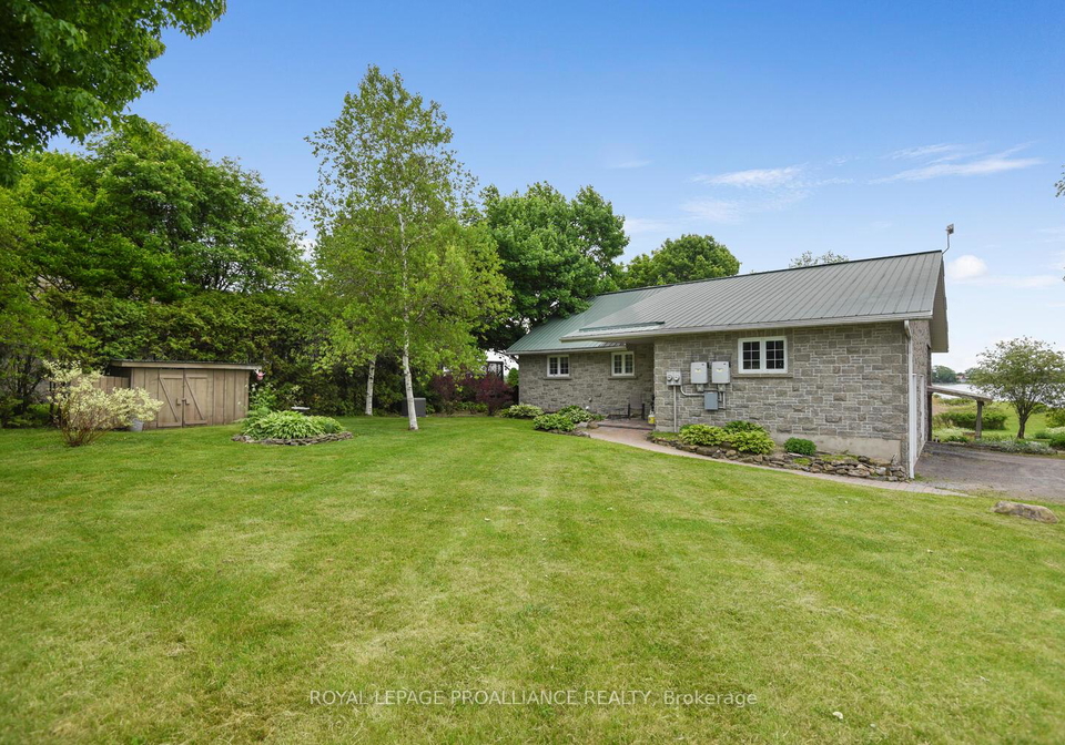 2111-county-road-2-e-edwardsburghcardinal-ontario-x13226104