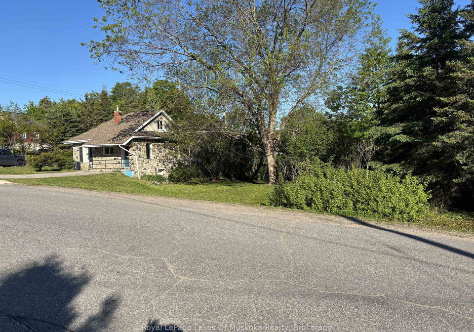 60-west-road-w-huntsville-ontario-x13227402