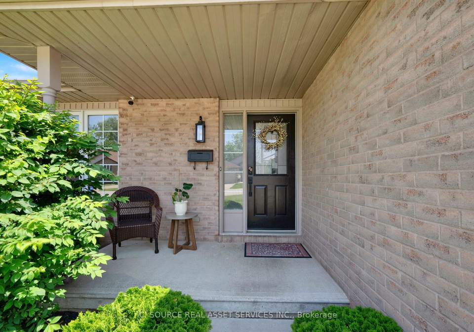 23-carolinian-place-chatham-kent-ontario-x13227850