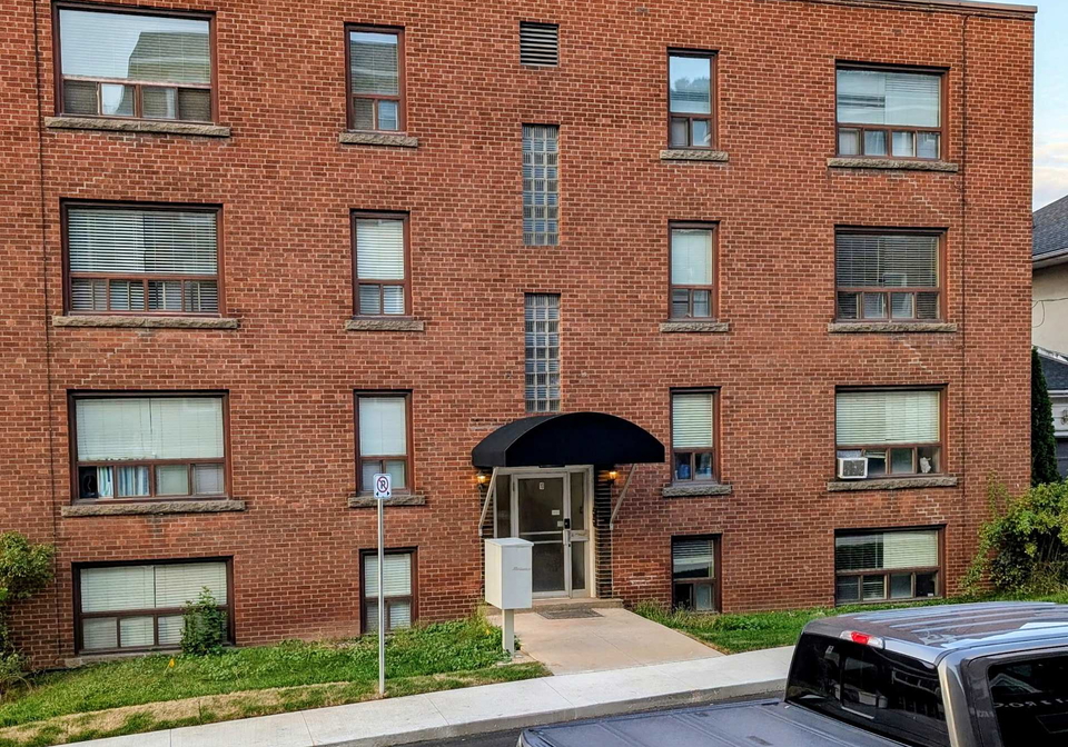 10-rockwood-place-hamilton-ontario-x13228100