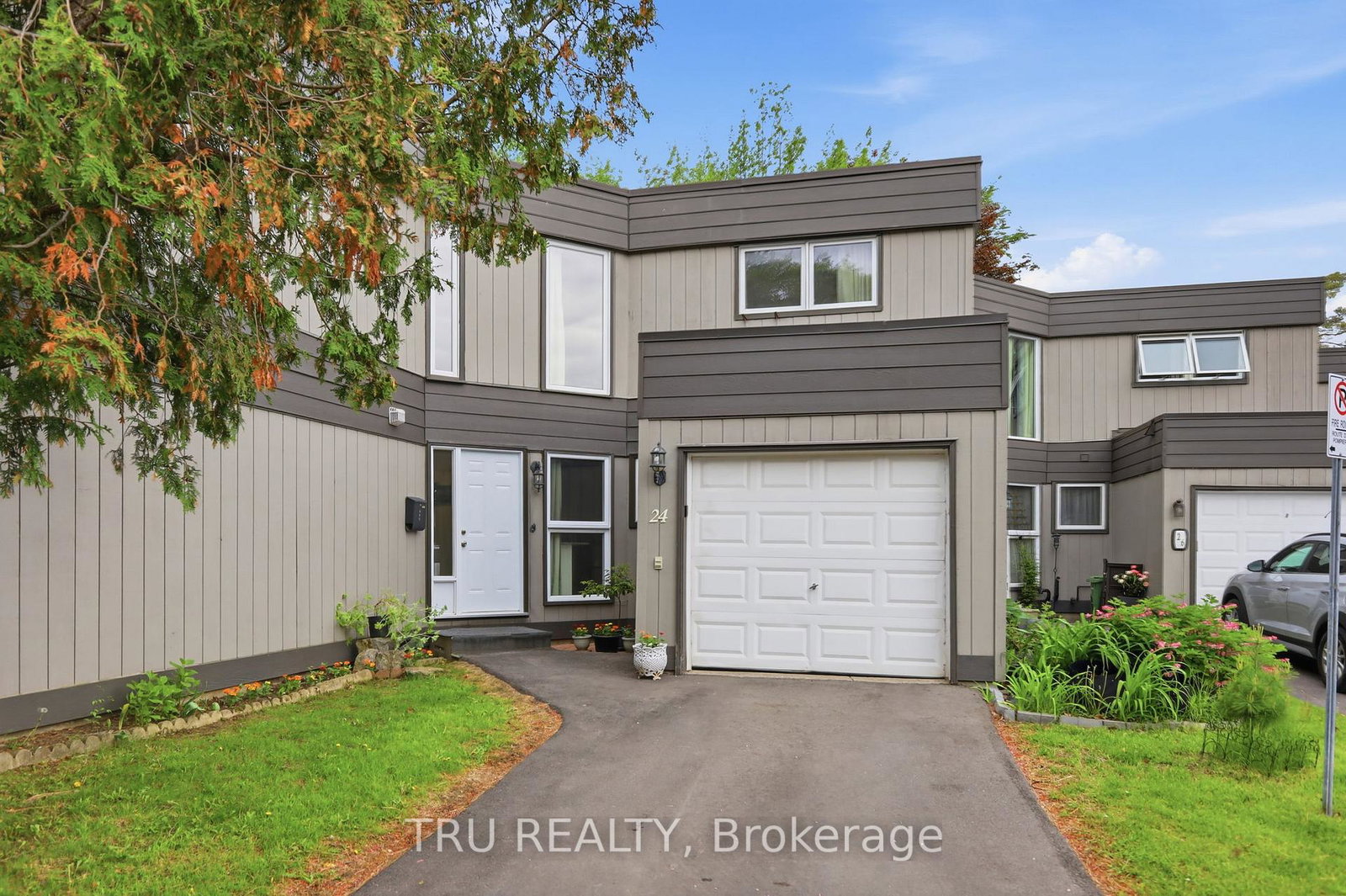24-compata-way-ottawa-ontario-x13228104