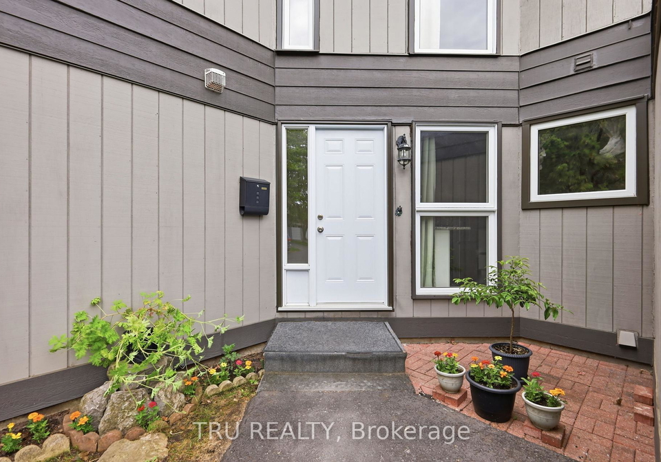 24-compata-way-ottawa-ontario-x13228104