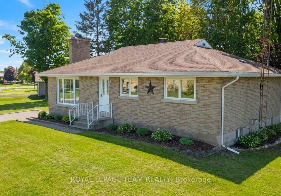 6-broad-street-augusta-ontario-x13228334
